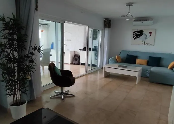 House El Saladillo * إِستيبونا