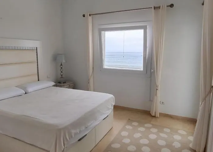 House El Saladillo * إِستيبونا